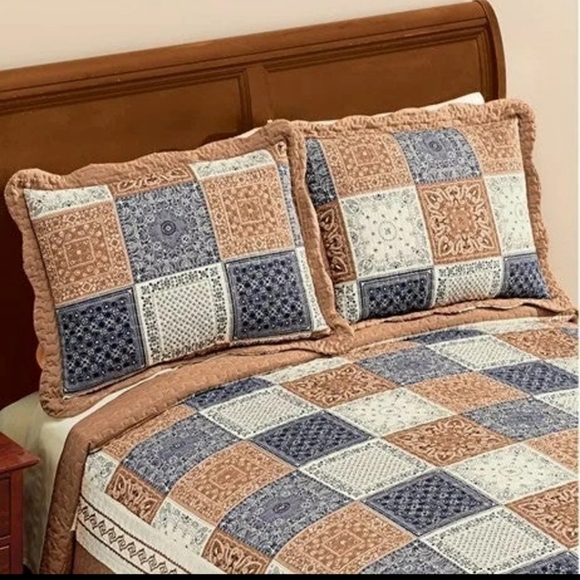 Farmhouse Dynasty Quilted Patchwork Pillow Sham Set of 2! 26 x 20 BNWT 5☆ SO - Picture 1 of 8